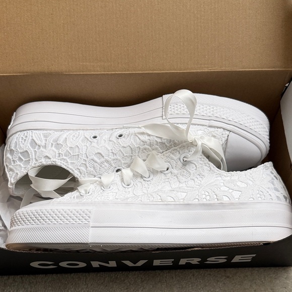 NIB Chuck Taylor All Star Lift Platform Lace - Picture 5 of 5